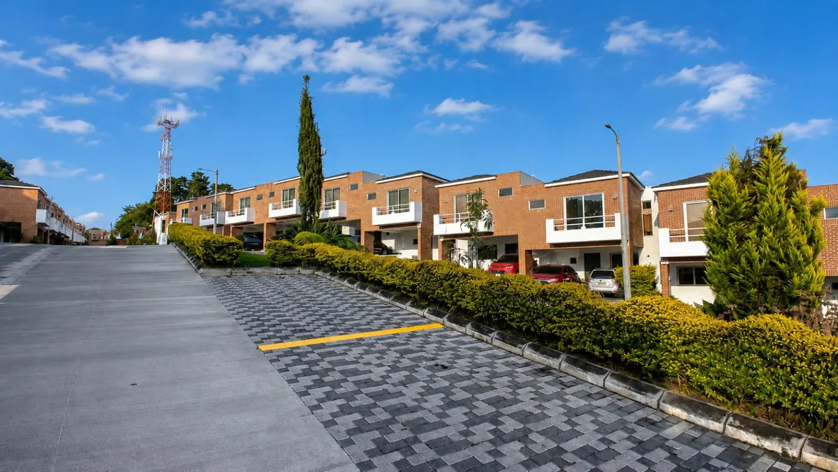 Casa en Venta Condominio Tanta Premier, Santa Catarina Pinula