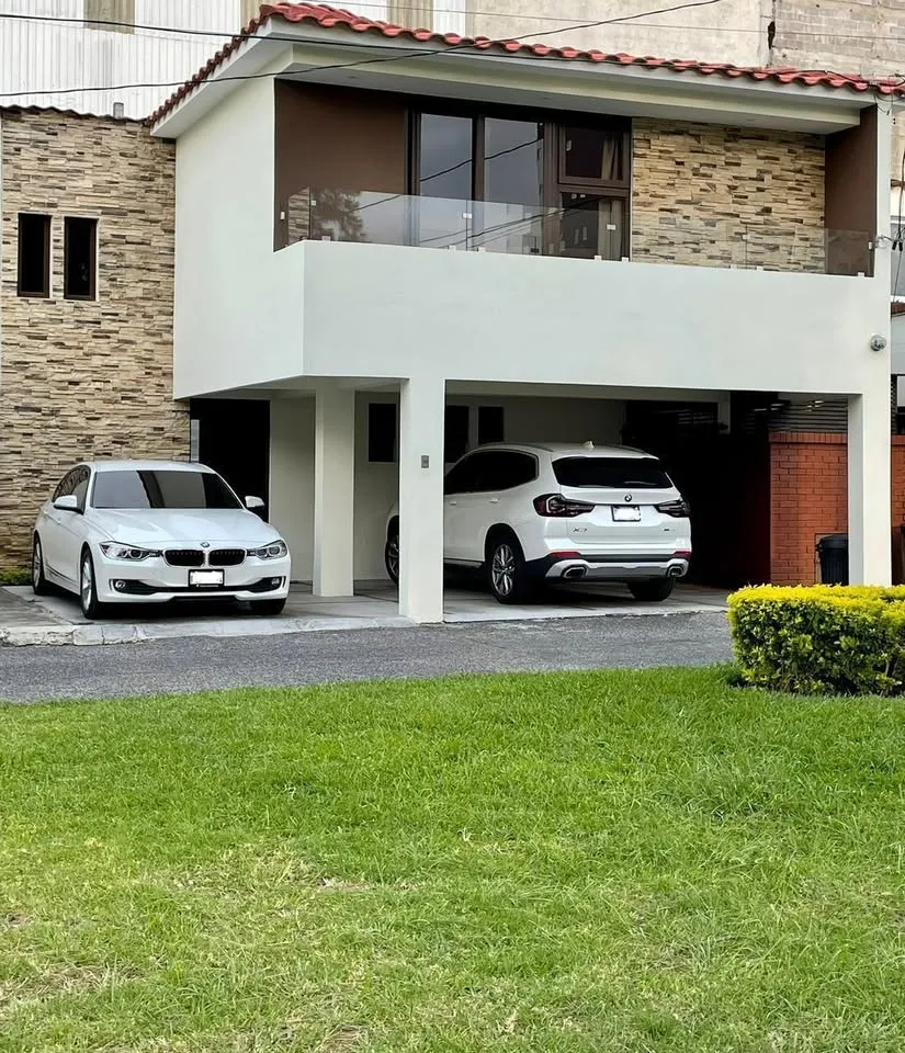 Casa remodelada en Zona 14 4 habitaciones, sala familiar con balcón