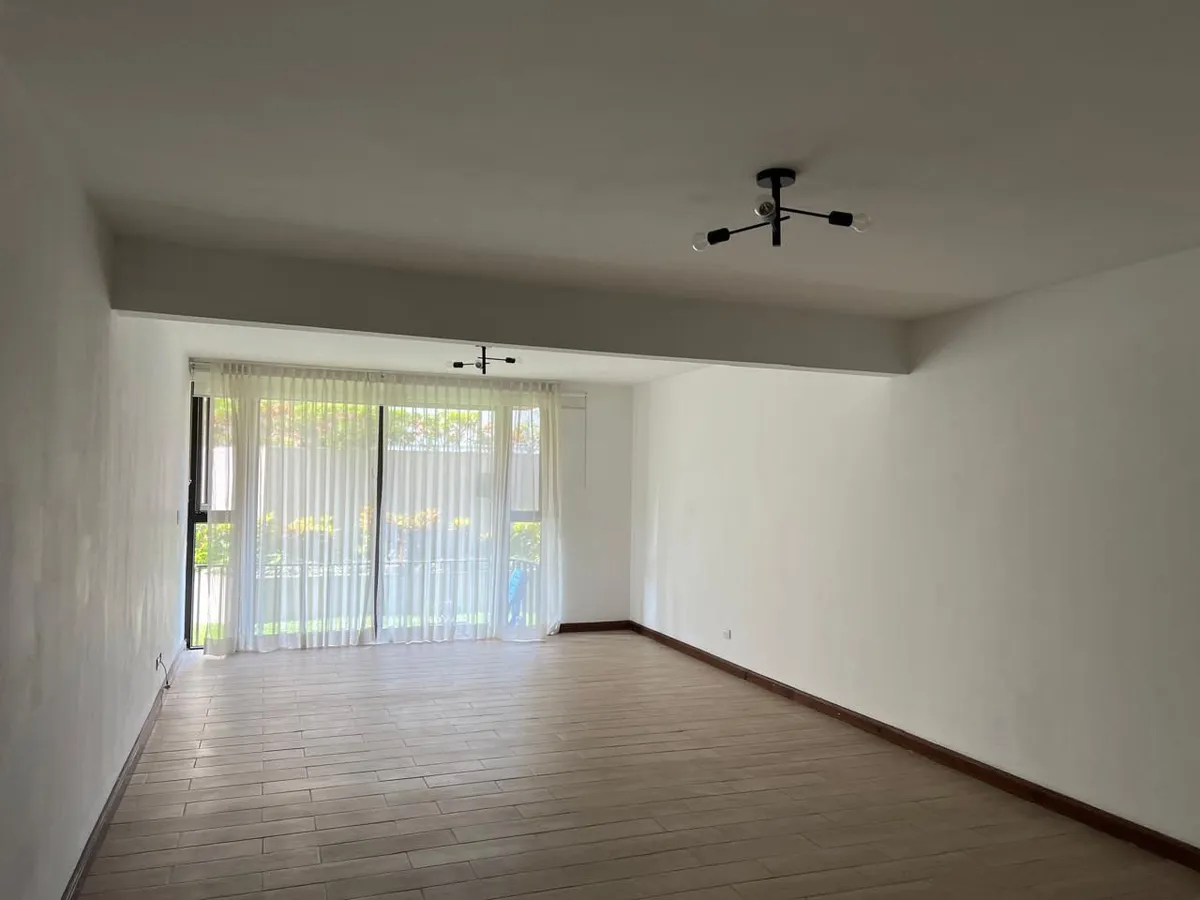Apartamento en Alquiler Edificio Villa Real, Zona 10