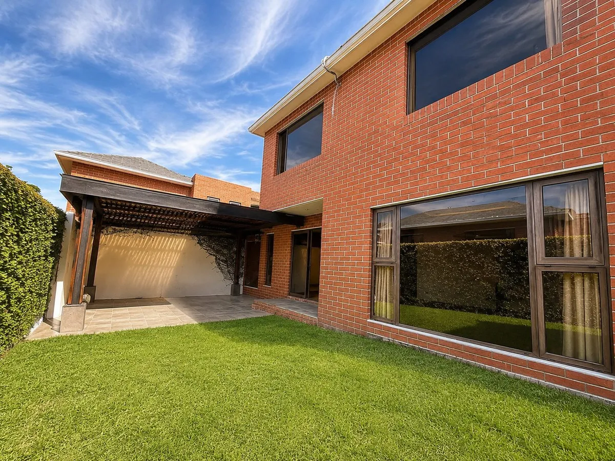 Casa en venta en Antaria Bellas Luces SCP 3 habitaciones + sala familiar y estudio c/ jardín