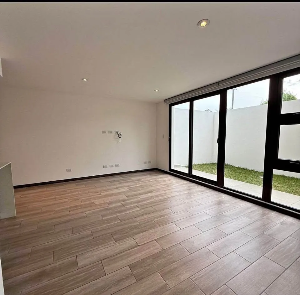 Apartamento con jardín en San Isidro 2021
