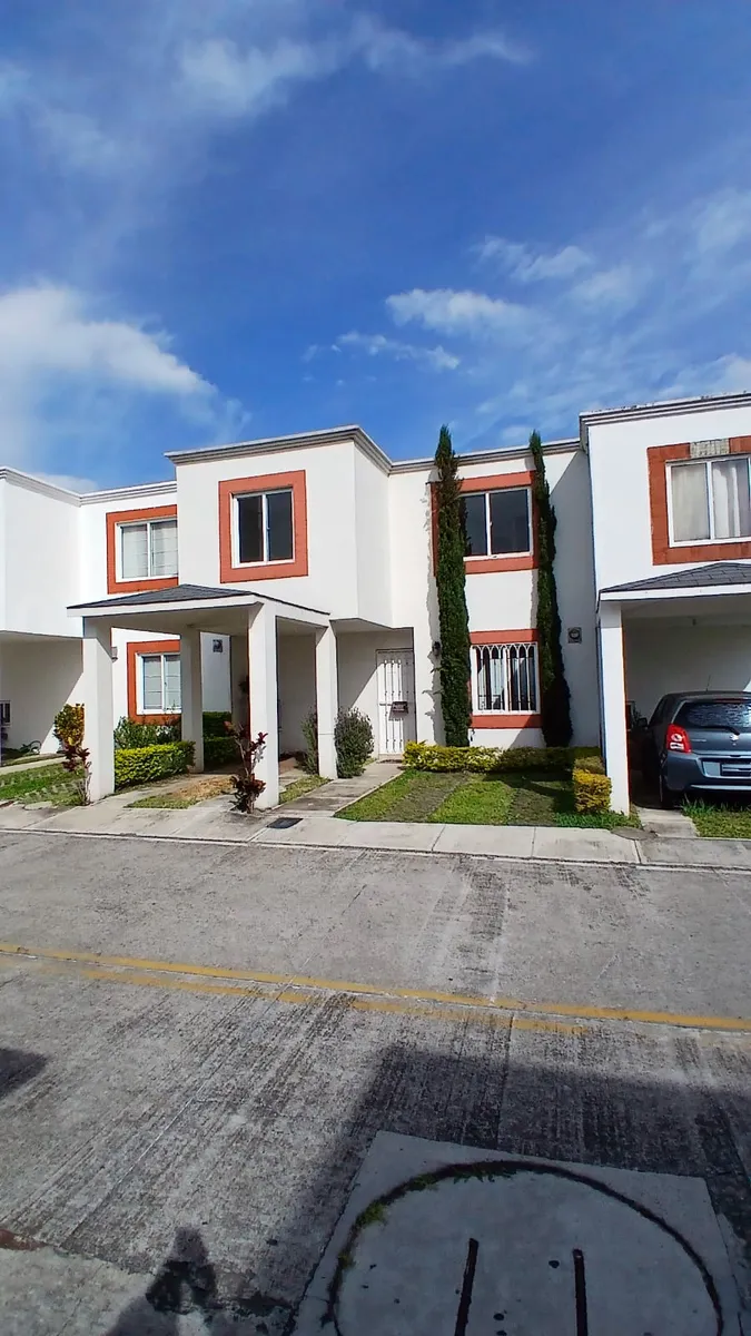 Casa en Residencial Lomas del Carmen 2, Santa Catarina Pinula