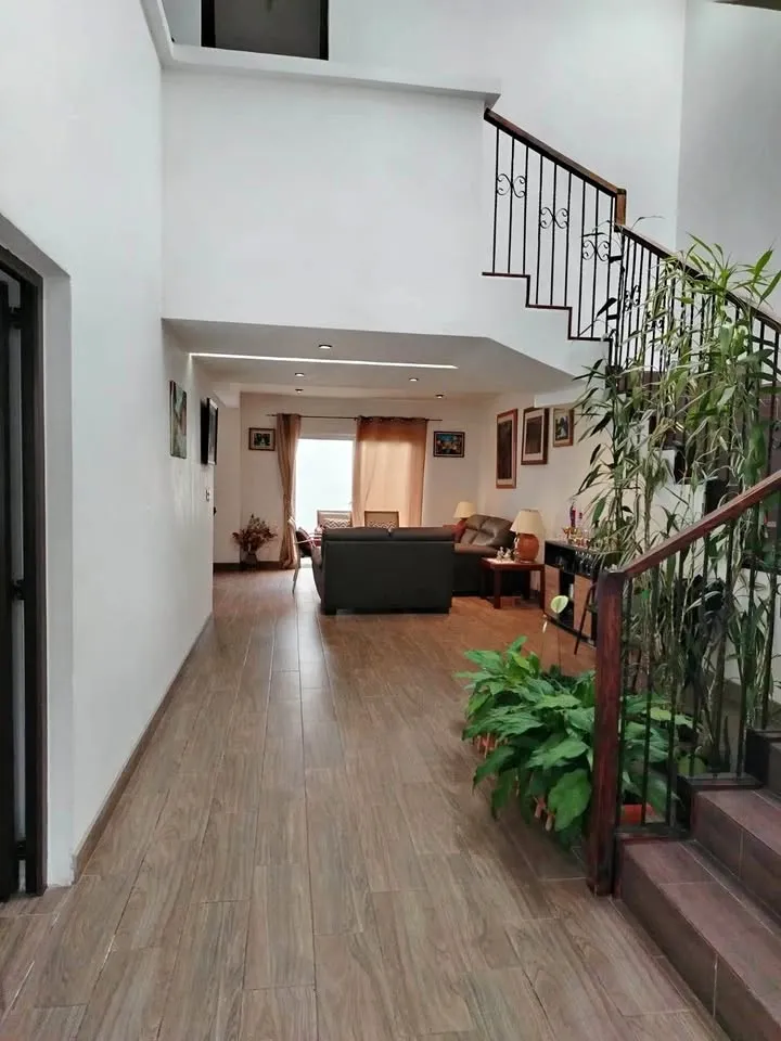 Hermosa casa en venta en Zona 16 Hacienda Real