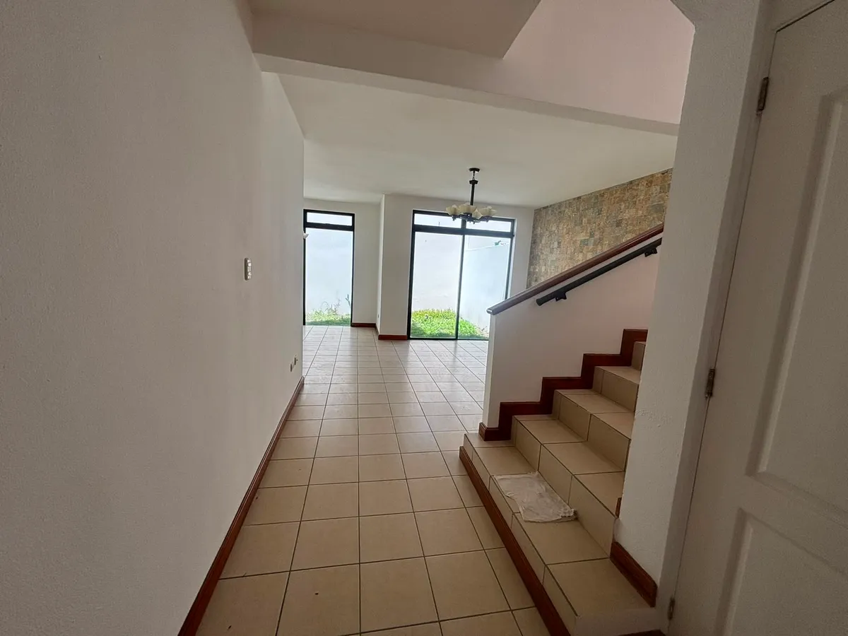 Casa en renta Bosque Escondido, entrada a Fraijanes