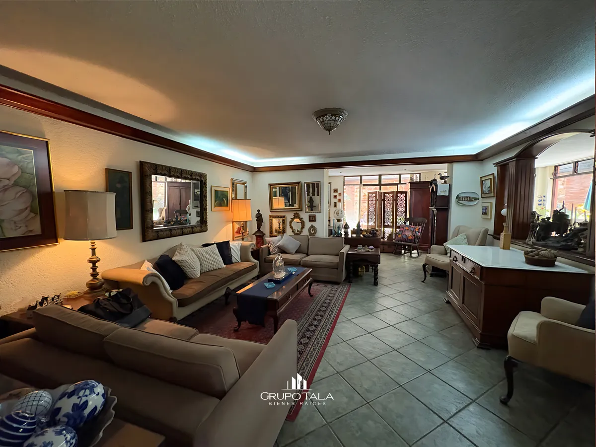 Casa en venta en zona 10, Cortijo Santa Fe