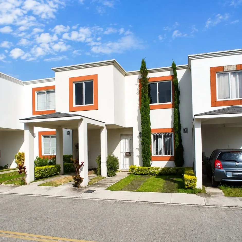 Casa en Residencial Lomas del Carmen 2, Santa Catarina Pinula